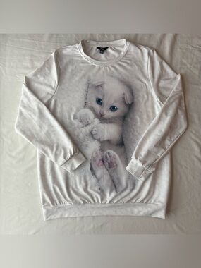 Shall We 3D Realistic White Cat Graphic Print Sweatshirt Bright Blue Eyed Kitten